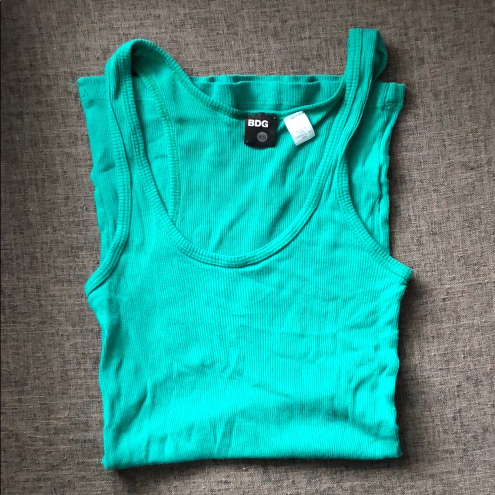 Sleeveless shirt